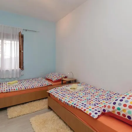 Vii Apartment