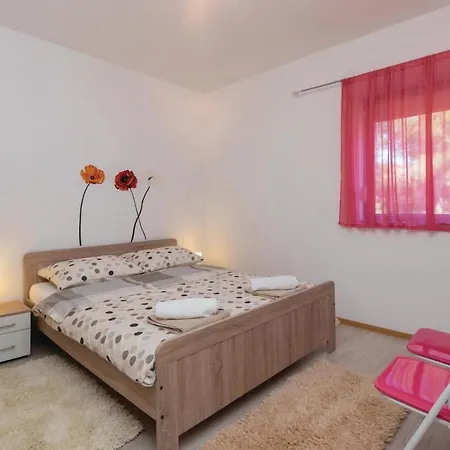 Apartment Vii *